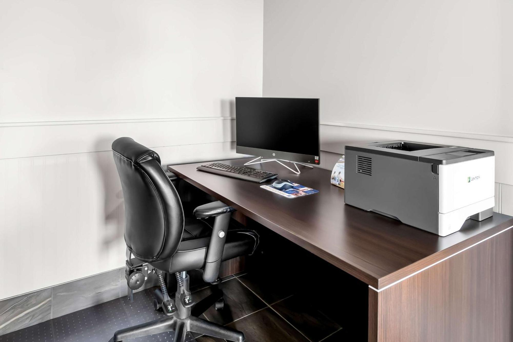 Surestay Studio By Best Western Hardisty Buitenkant foto